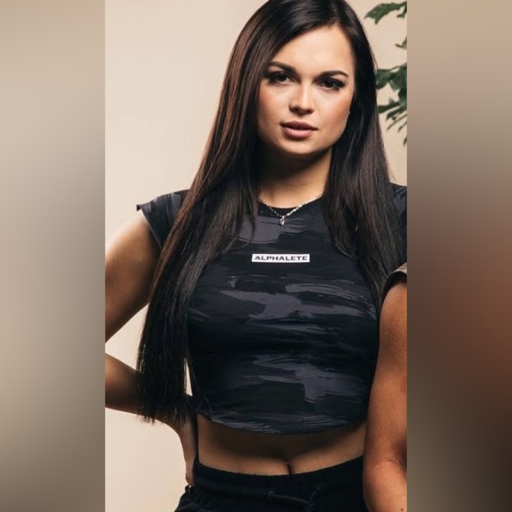 NWT Alphalete Velocity Crop Top